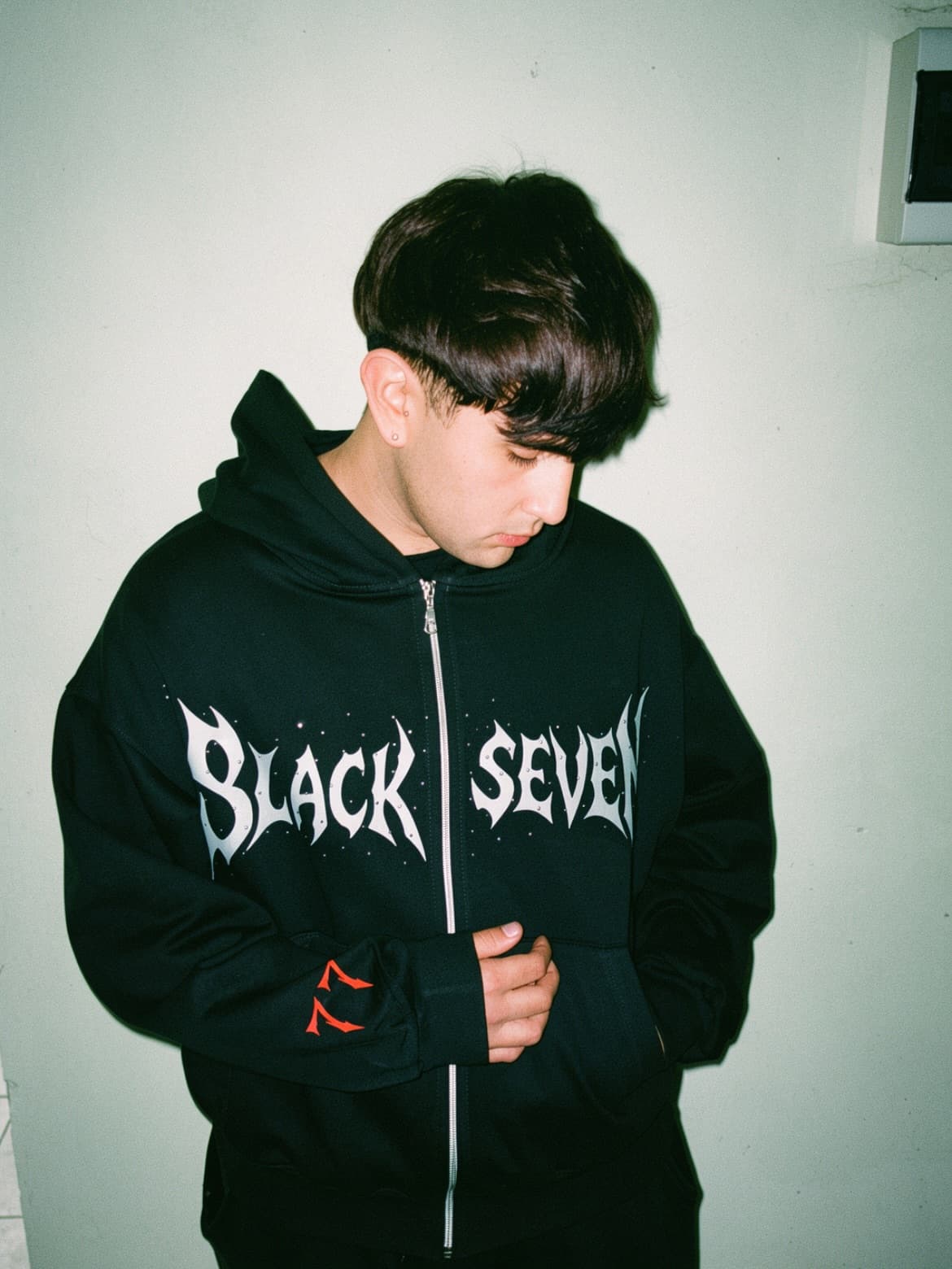 CAMPERA BLK 77 hover